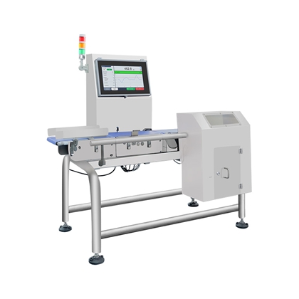 Stainless steel dynamic checkweigher with PC control operating in harsh food processing environment
